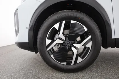 Car image 30