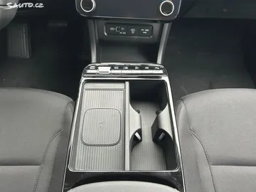 Car image 33