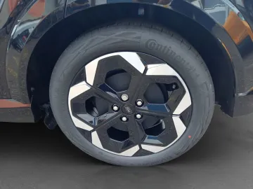 Car image 26