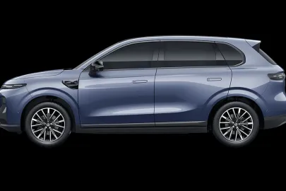 Car image 3