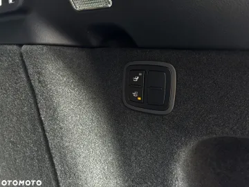 Car image 39