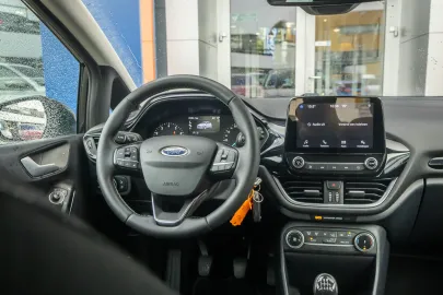 Car image 33