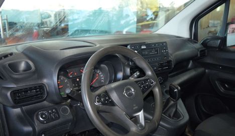 Car image 31