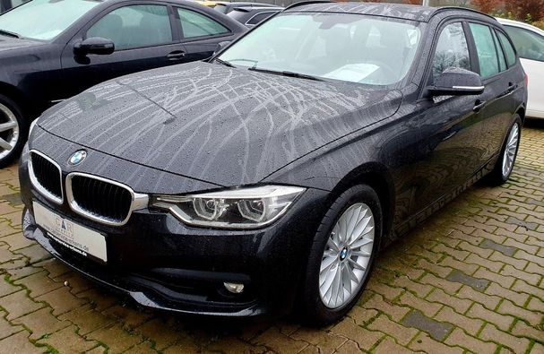 BMW 320i Touring Advantage 135 kW image number 1