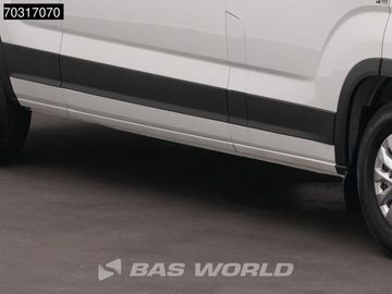 Car image 33