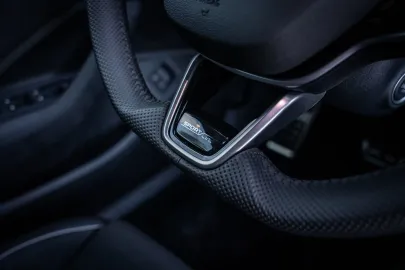 Car image 43