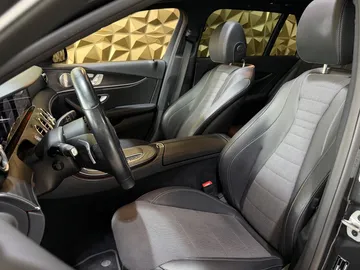 Car image 37