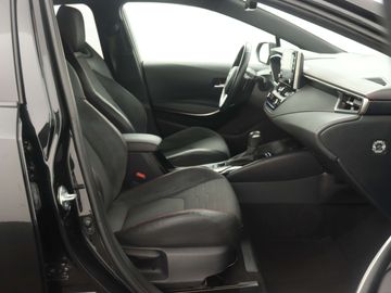 Car image 30