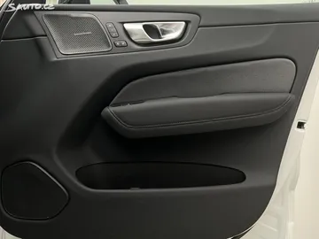 Car image 46