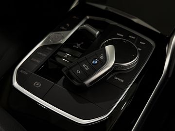 Car image 28