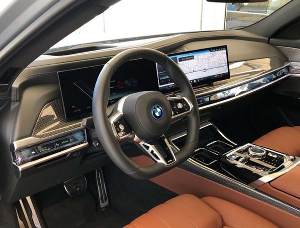 BMW i7 xDrive60 400 kW image number 19