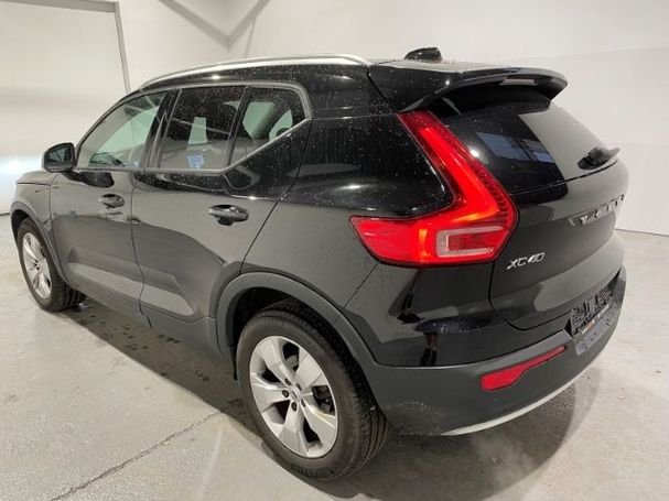 Volvo XC40 D3 Momentum Pro 110 kW image number 4