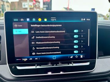 Car image 27