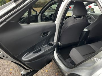 Car image 17