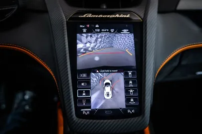 Car image 18