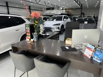 Car image 37