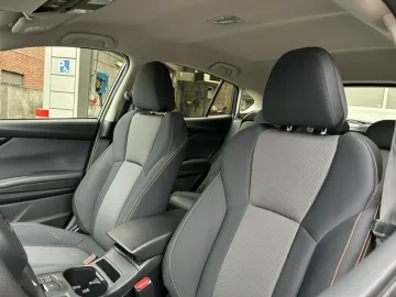 Car image 27