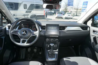 Car image 15