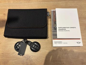 Car image 27