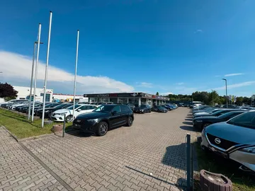 Car image 27