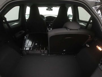 Car image 35