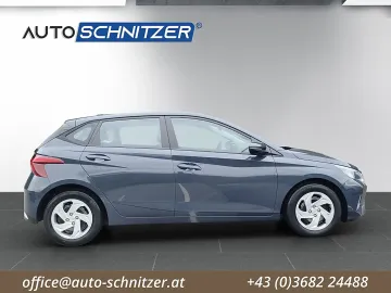 Car image 4