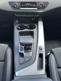 Car image 28