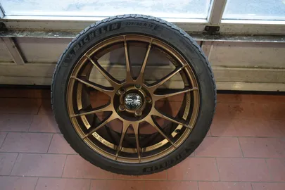 Car image 21