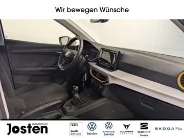 Car image 17