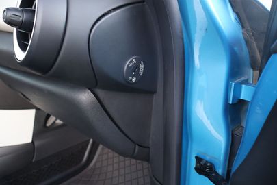 Car image 33