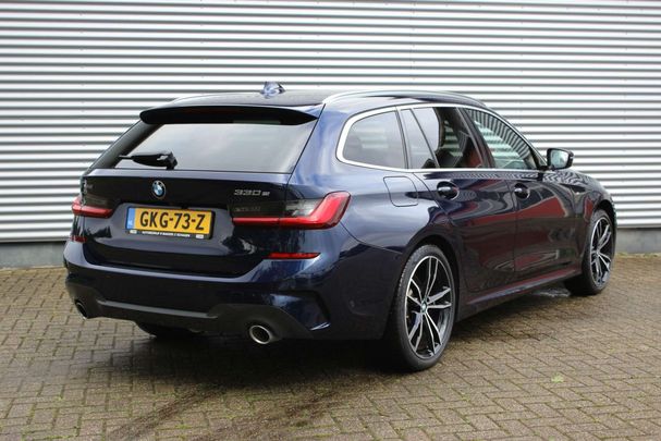 BMW 330 e Touring M Sport xDrive 215 kW image number 5