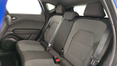 Car image 26