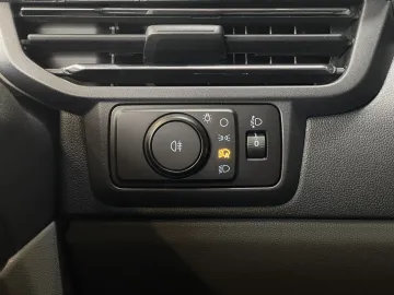 Car image 34