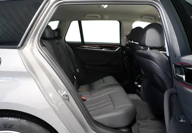 Car image 38