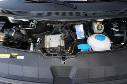 Car image 25