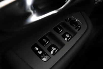Car image 49