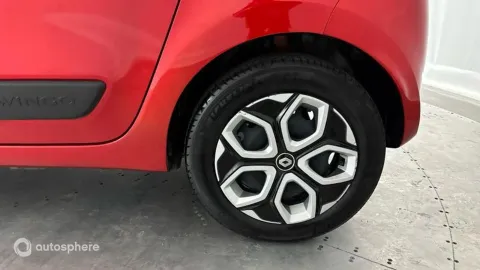 Car image 20