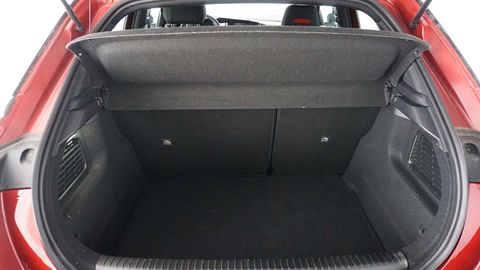 Car image 33