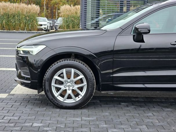 Volvo XC60 T4 Momentum 140 kW image number 8