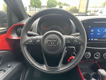 Car image 11