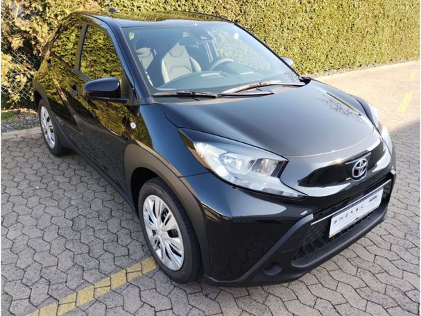 Toyota Aygo X 1.0 53 kW image number 6