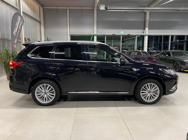 Mitsubishi Outlander 2.4 Top 4WD 165 kW image number 4