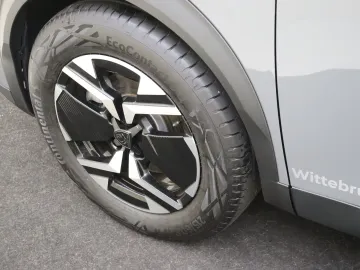 Car image 37