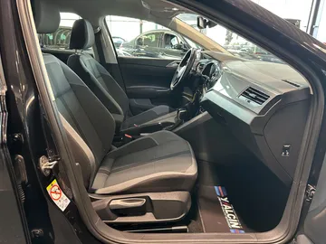 Car image 35