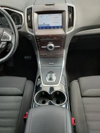 Car image 30