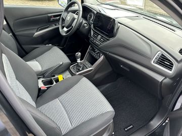 Car image 13