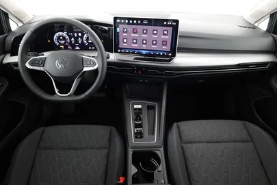 Car image 30