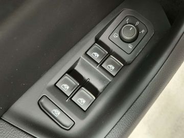 Car image 41