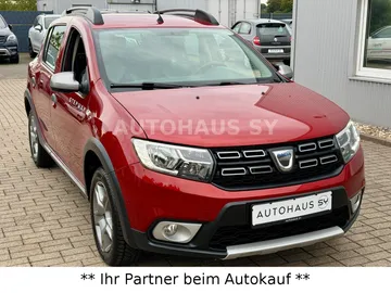 Car image 3
