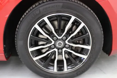 Car image 40